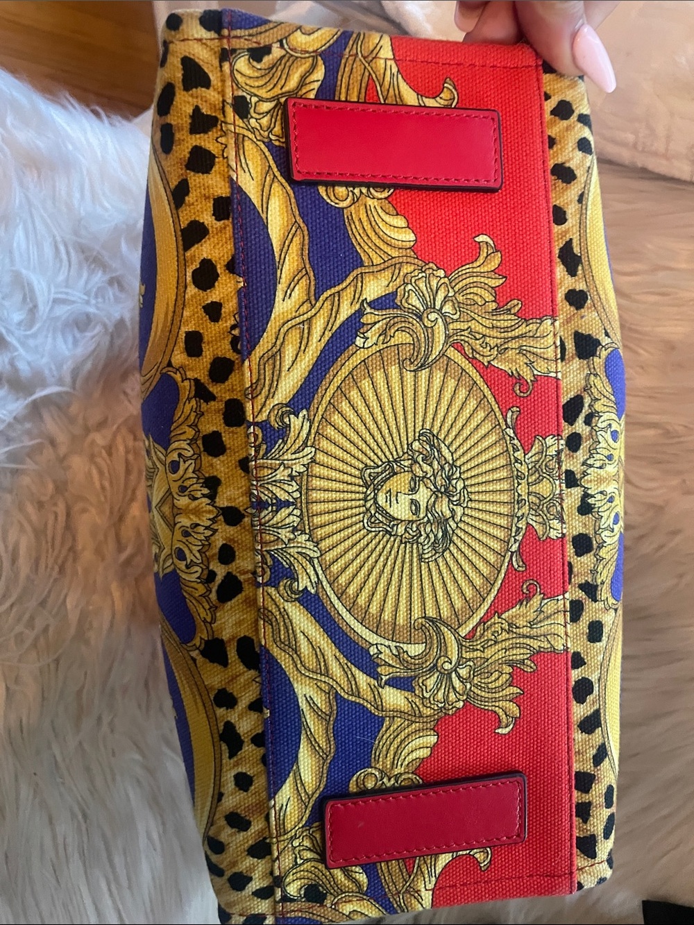 Versace Red Baroque Logo Tote Bag - Picture 4 of 7